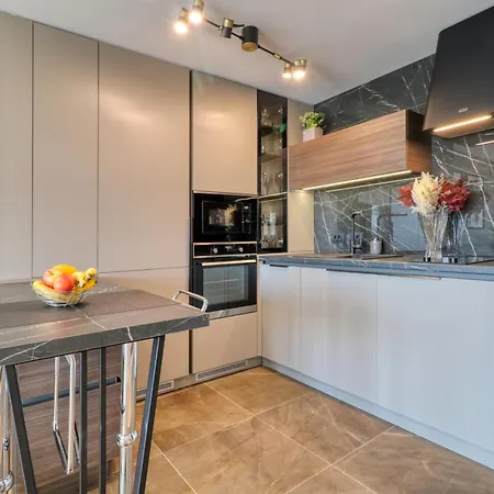 Prestige Views: Luxury Retreat Daire *