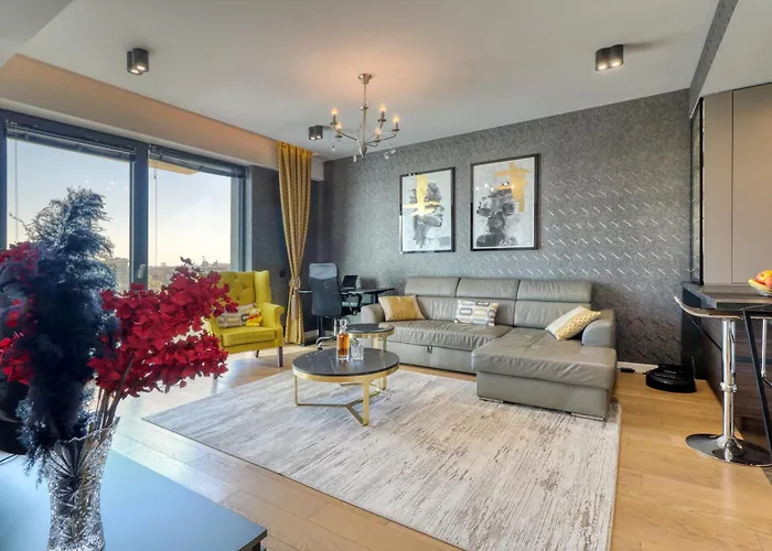 Prestige Views: Luxury Retreat *