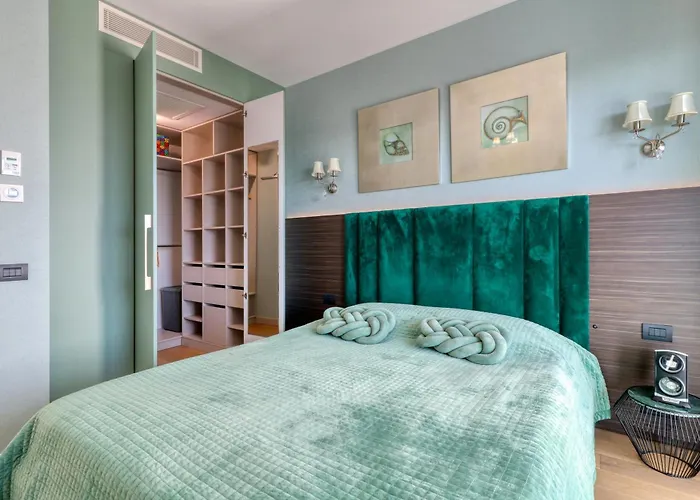 Prestige Views: Luxury Retreat