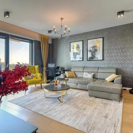 Prestige Views: Luxury Retreat *