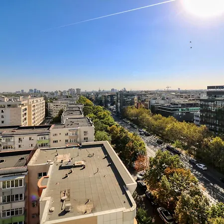 Prestige Views: Luxury Retreat *